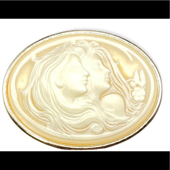 Vintage Victorian Art Nouveau Cameo Oval gold tone Gilt Frame Brooch pin 1970s - Picture 3 of 9